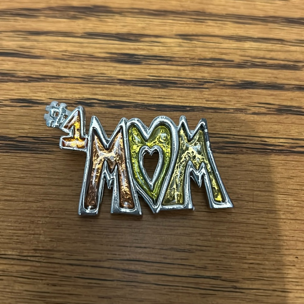 Mom broach/pin